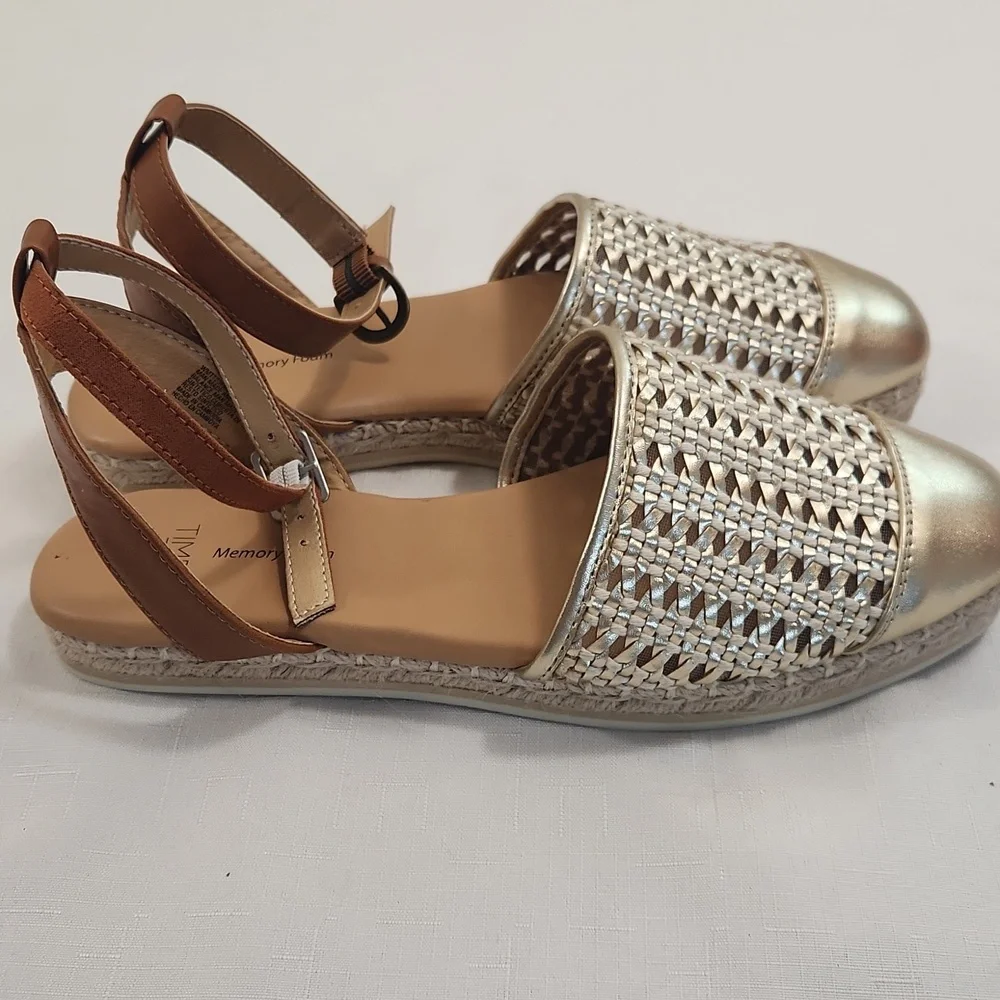 Time And Tru Gold Ankle Strap Espadrille Sandals. EUC. Size 8